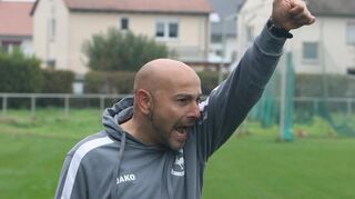 Stefano Parisi, Trainer des SV Rohrhof, weiß mit dem Druck auf seine Mannschaft umzugehen.