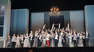 Für „Die Csárdásfürstin“ entstanden in der Schneiderei des Nationaltheaters aufwändige historische Kostüme