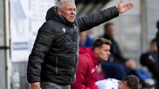 Da geht’s lang: Olaf Janßen, Cheftrainer des SV Sandhausen, empfängt mit dem Tabellenzwölften Ligaprimus Freiberg.