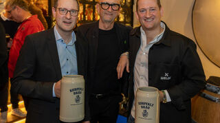 Manuel Just, Oberbürgermeister von Weinheim, Dr. Hans Spielmann und Welde-Chef Max Spielmann beim Bockbieranstich in Schwetzingen.