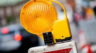 Das Erneuern der Parkplatzfläche nahe an der Salierbrücke gestaltet sich schwieriger als erwartet.