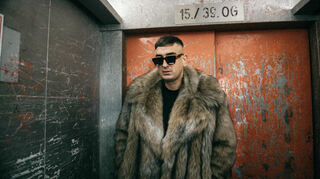 Soll Rapper Aykut Anhan mit seiner Doku „Babo – Die Haftbefehl Story“ auf den Lehrplan an deutschen Schulen?