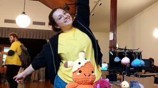 Selbst gehäkeltes Merchandise von "MistakePanda"