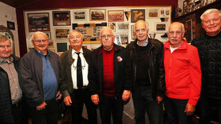 Ehrungen bei der Jahreshauptversammlung des FC Badenia Hirschacker (v.l.): Werner Drechsler, Hans Fleig, Josef Hoffmann, Hans Weiß, Rolf Schanz, Erwin Kilger und Rainer Berendt.