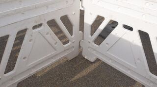 Etwa fußballgroß ist das Loch im Asphalt der Max-Planck-Straße, das durch einen Kanalbruch verursacht worden sein könnte. Genaueres wissen die Verantwortlichen erst nach dem Aufreißen der Straße - doch derartige Vorfälle gab es in Oftersheim zuletzt immer wieder.