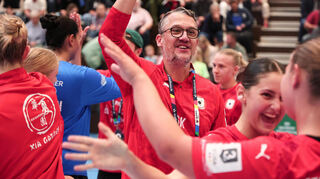 Sascha Kuhn, Trainer der Kurpfalz-Bären, feierte mit seinen Handballerinnen zuletzt den sechsten Sieg in Folge. Nun wartet der Tabellenführer auf die zweitplatzierten Ketscherinnen.