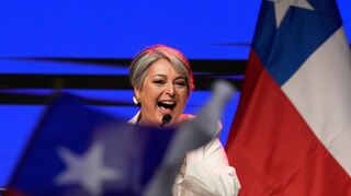 Die Kommunistin Jara hat die erste Wahlrunde knapp gewonnen.