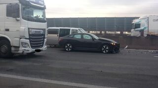 Wegen eines Unfalls ist die A6 zwischen Mannheim und Viernheim derzeit voll gesperrt.