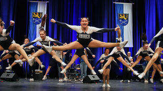 Bei der Sportlerehrung der Stadt Hockenheim werden nicht nur Höchstleistungen ausgezeichnet, sondern auch auf der Bühne der Stadthalle gezeigt wie hier von den HSV-Cheerleadern.