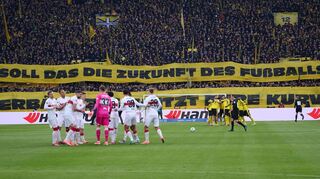 Auch in Dortmund protestierten die Fans: «Soll das die Zukunft des Fußballs sein?» stand auf einem Banner.